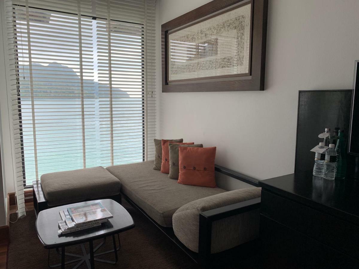 The Andaman, A Luxury Collection Resort, Langkawi Esterno foto A sofa bed